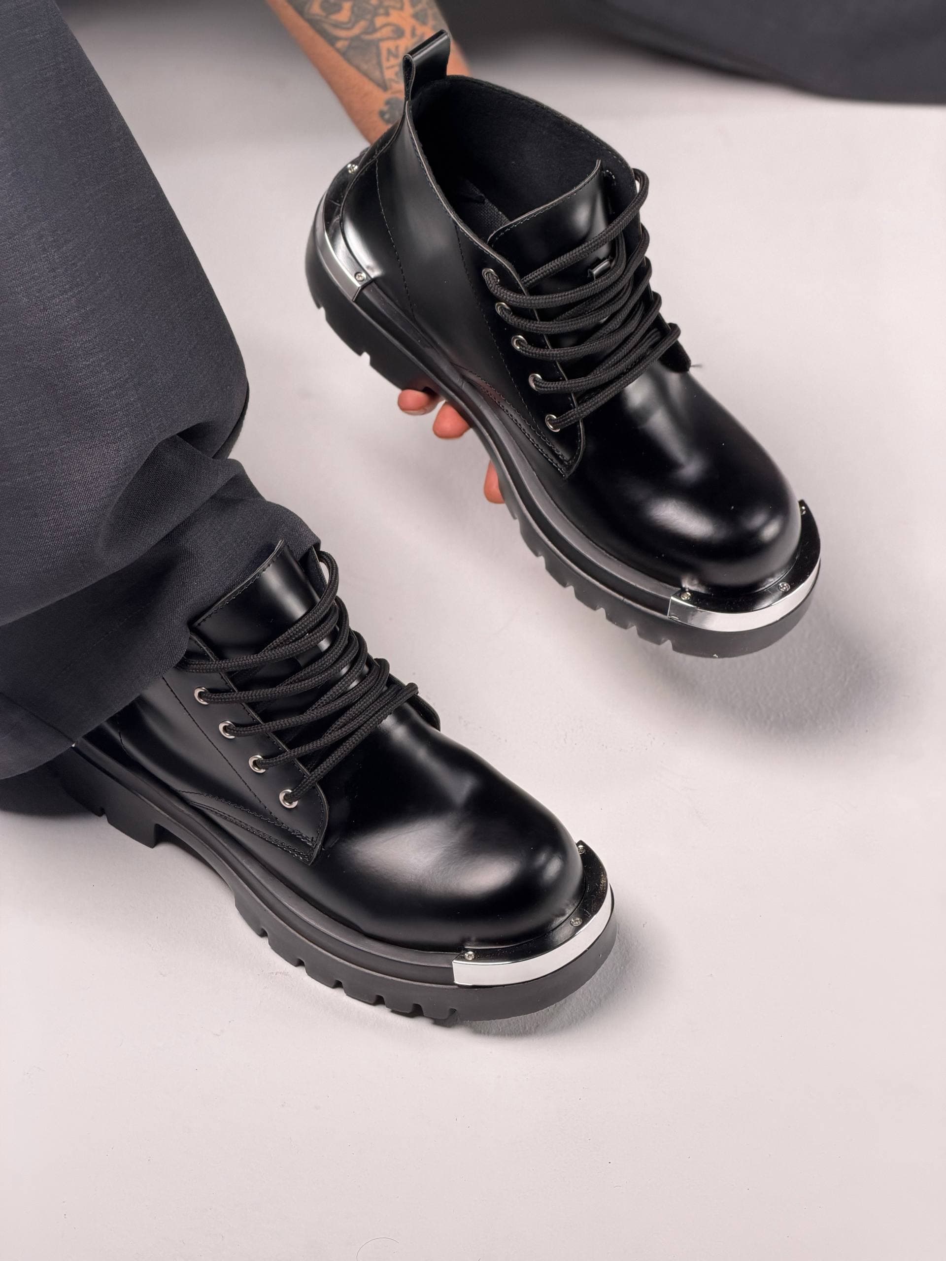 نیم بوت یراق دار