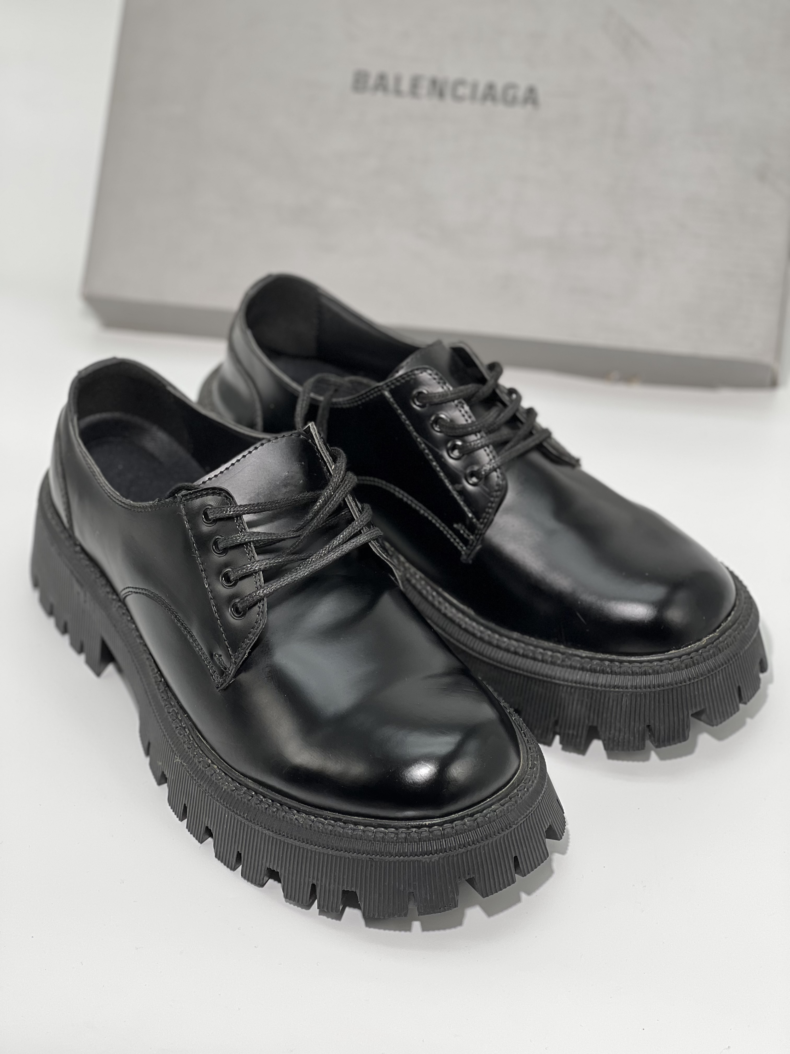 لوفر گرد بالنسیاگا