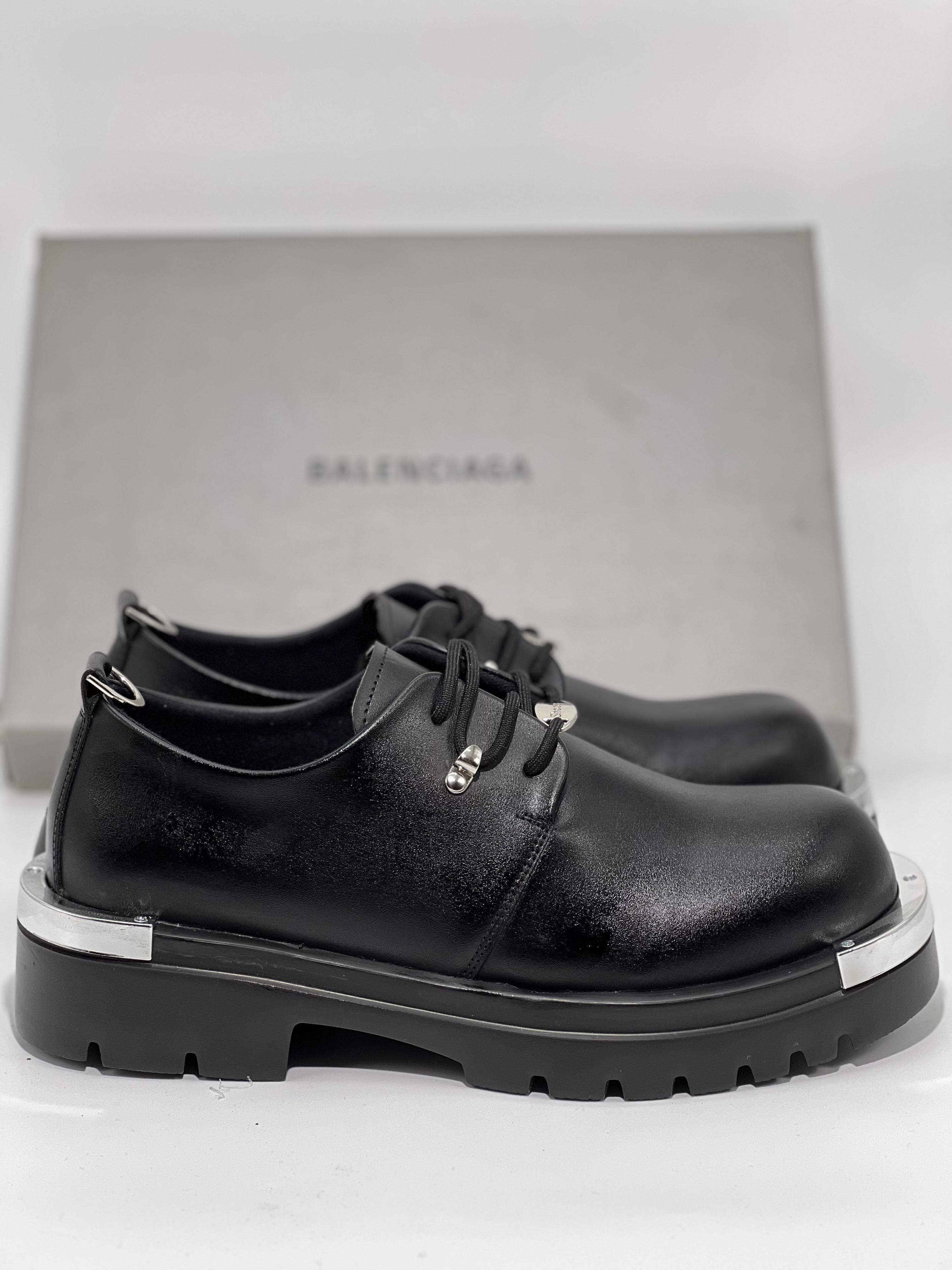 لوفر یراق دار بالنسیاگا