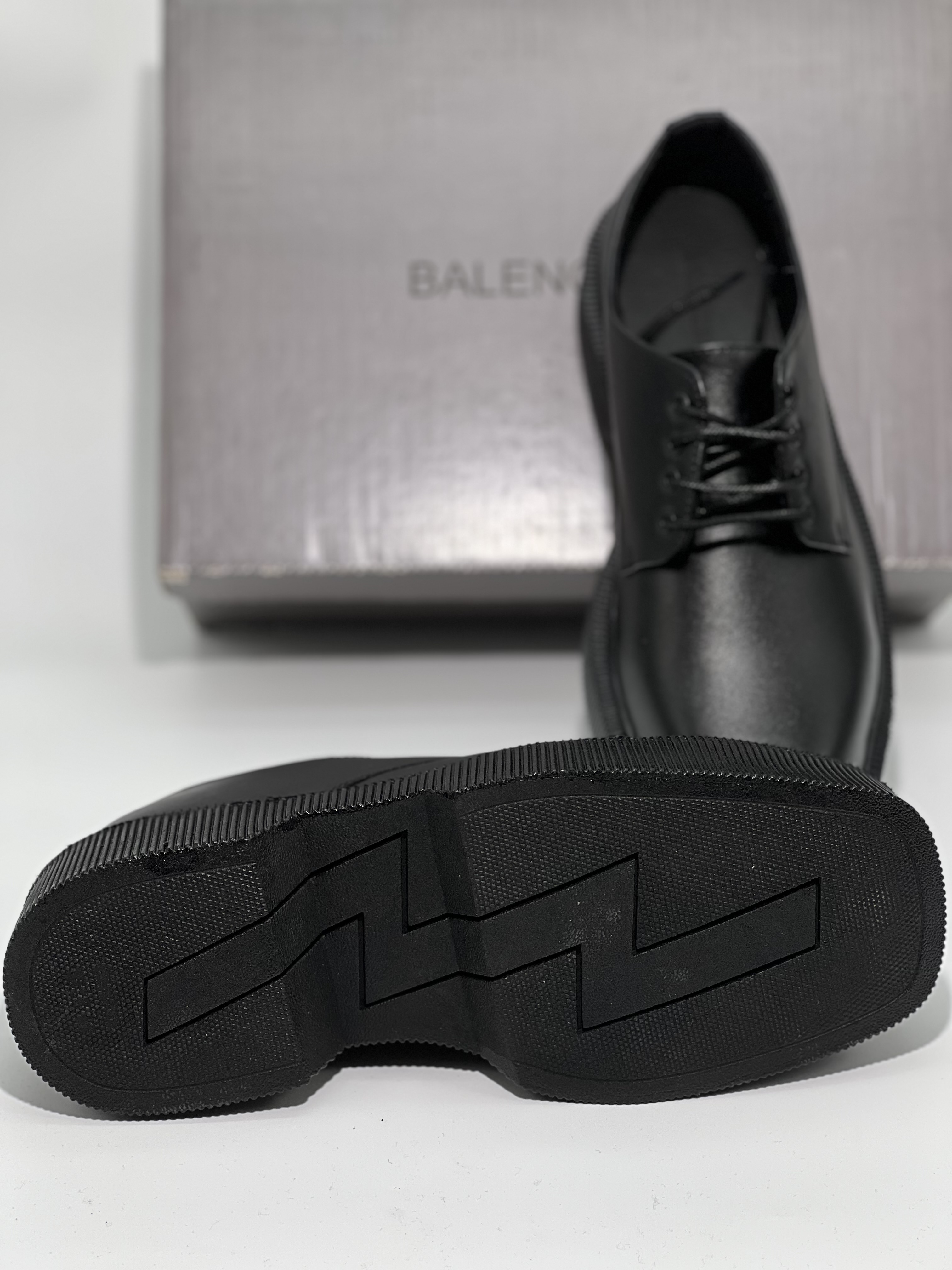 لوفر مربعی بالنسیاگا