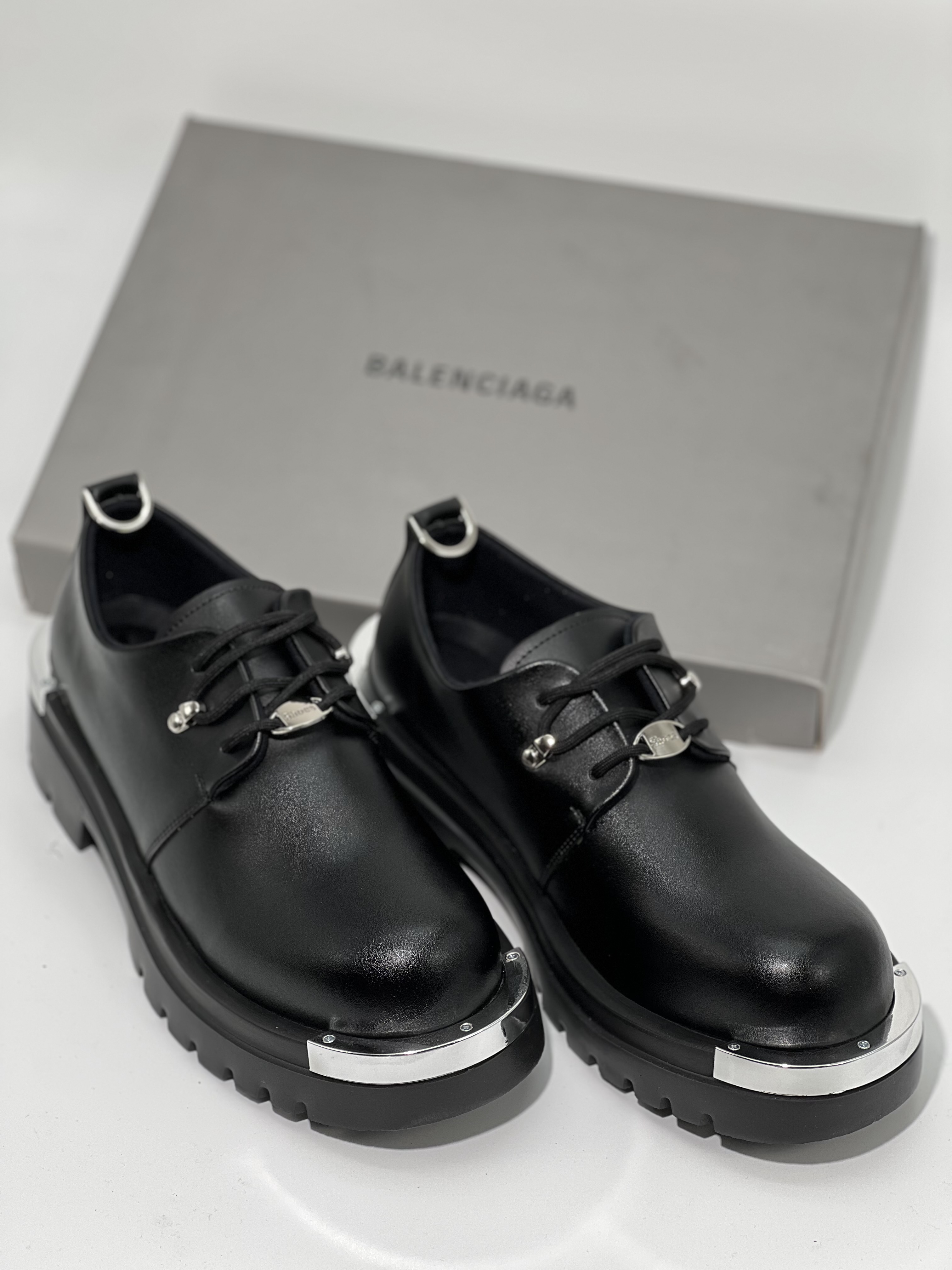 لوفر یراق دار بالنسیاگا