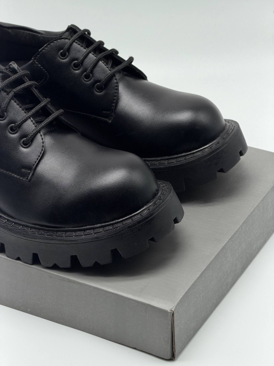 لوفر چارلی بالنسیاگا