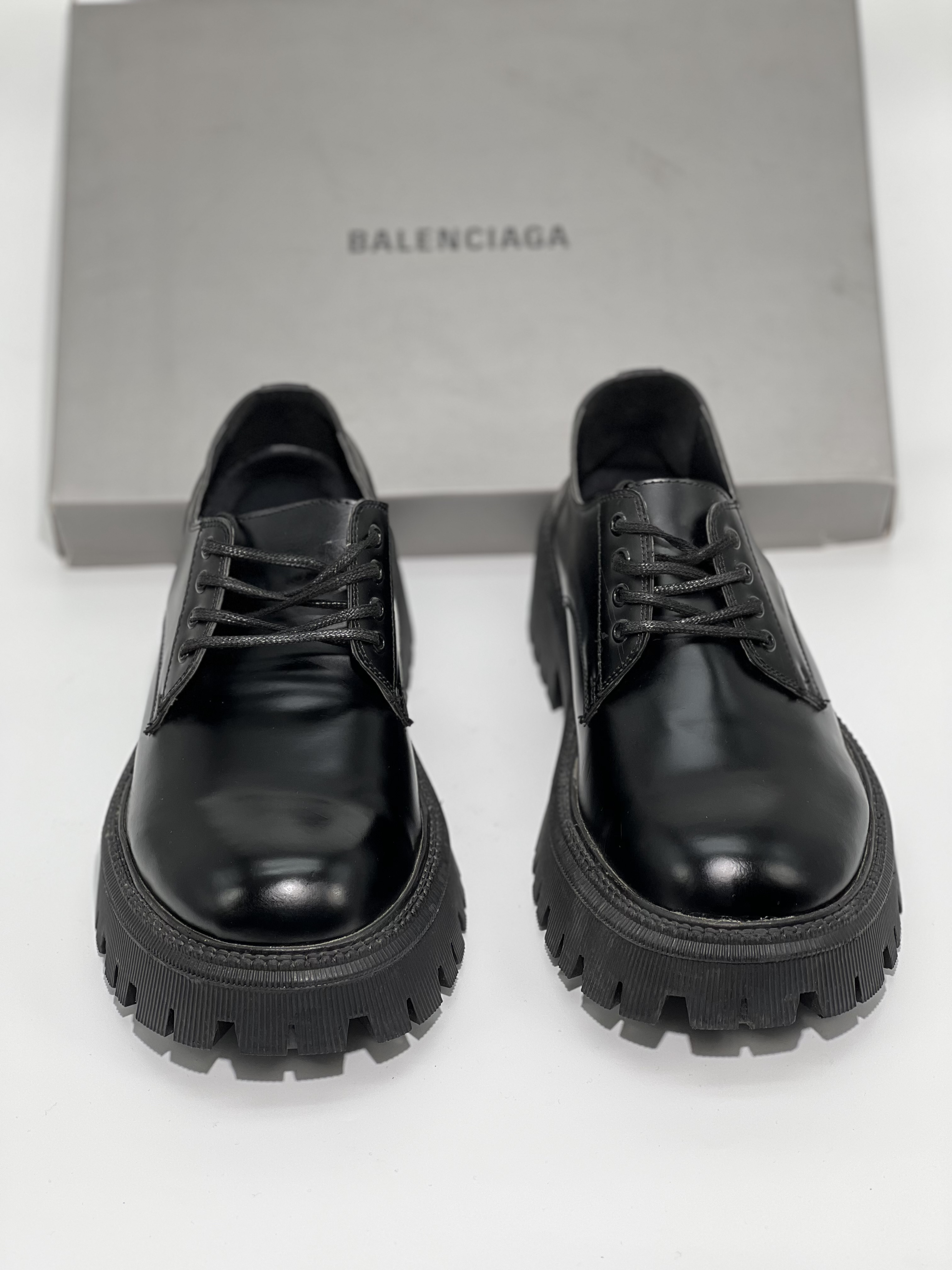 لوفر گرد بالنسیاگا