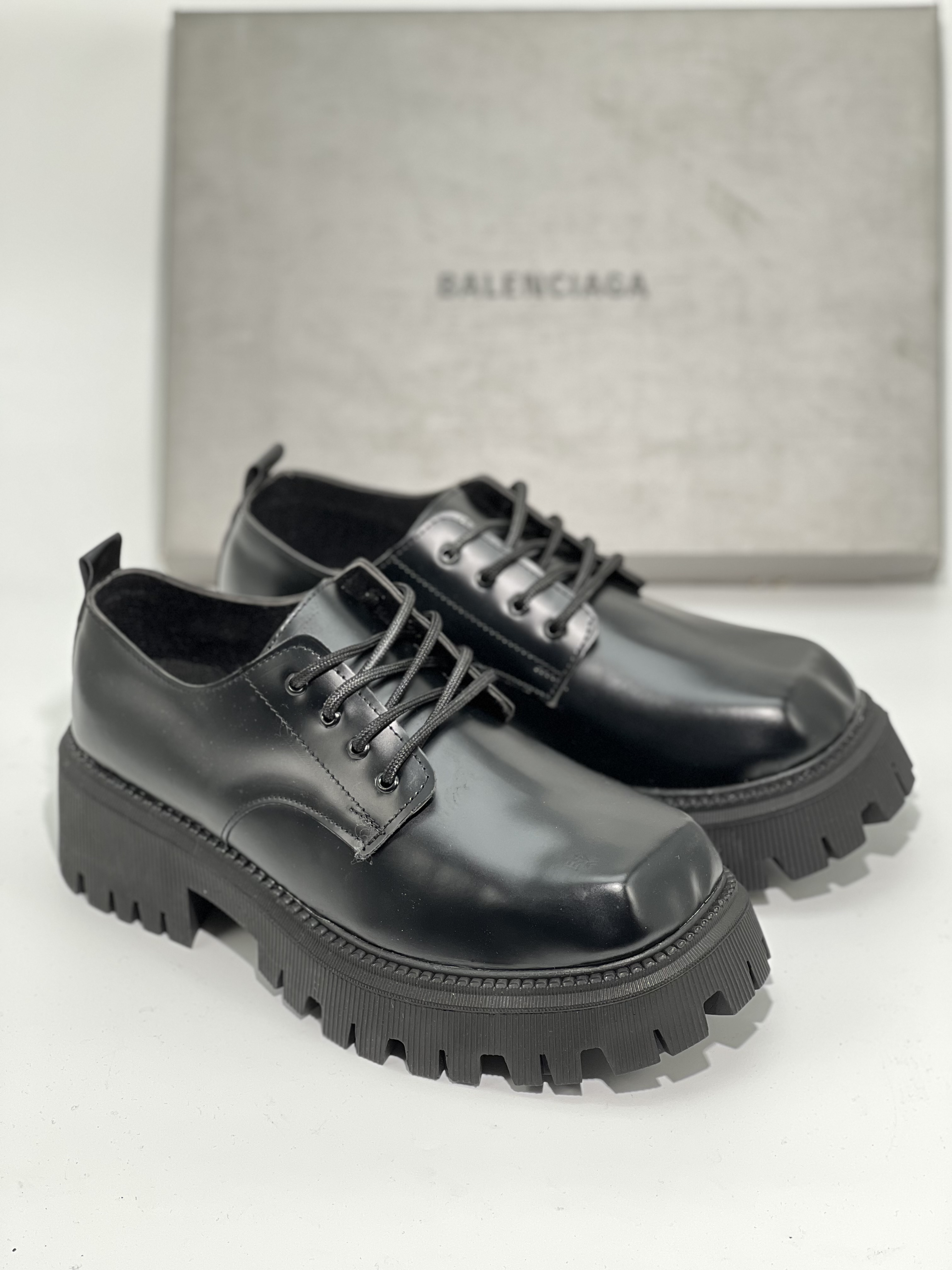 لوفر مربعی بالنسیگا