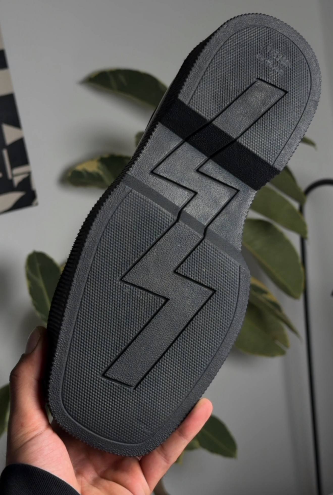 لوفر شاخدار مربعی