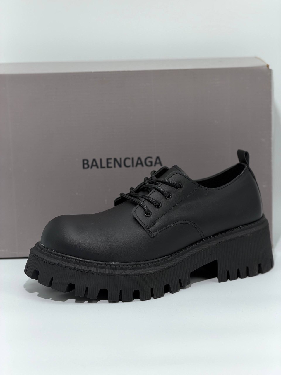 لوفر چارلی بالنسیگا